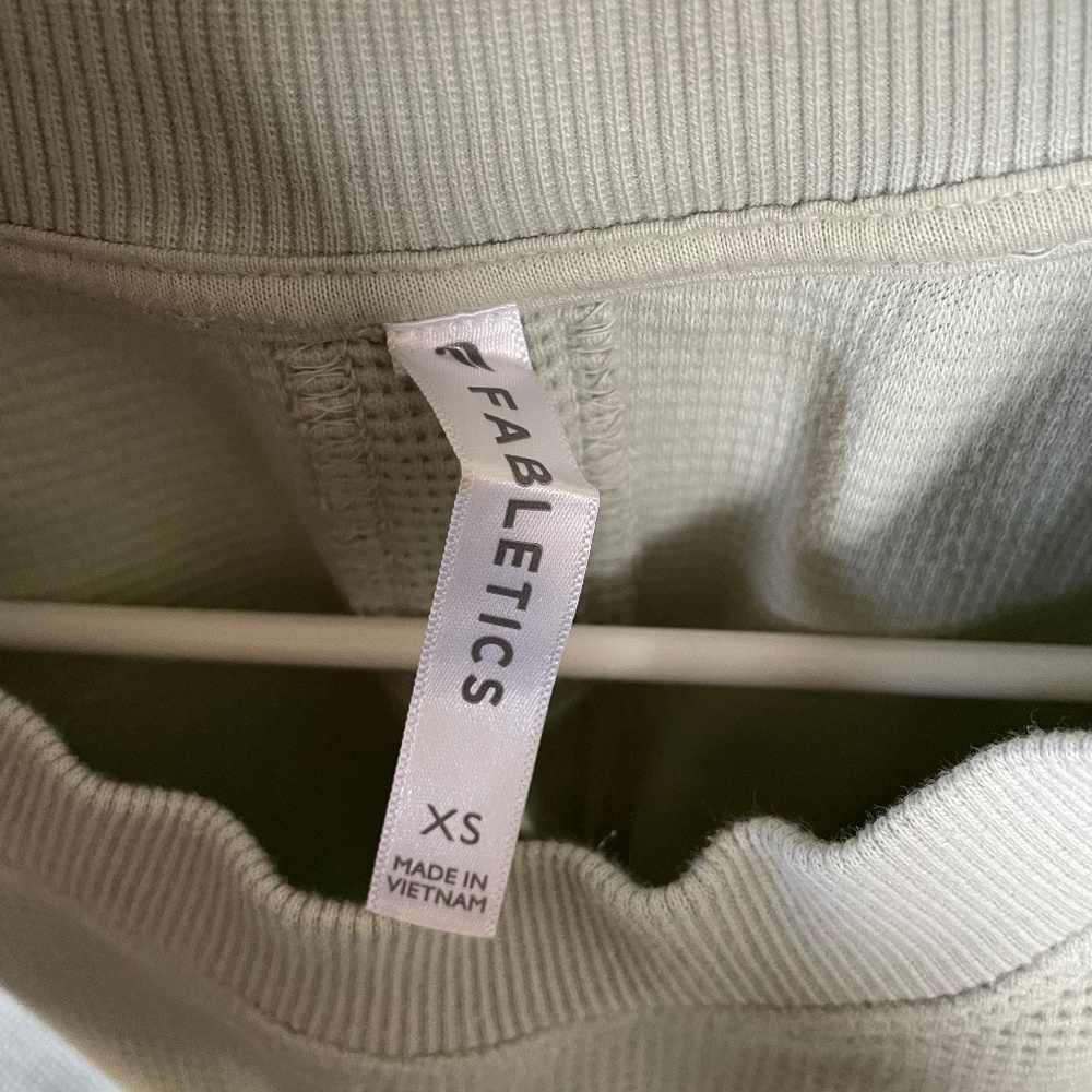 Fabletics Crop Open-Back Crewneck - Picture 4 of 4